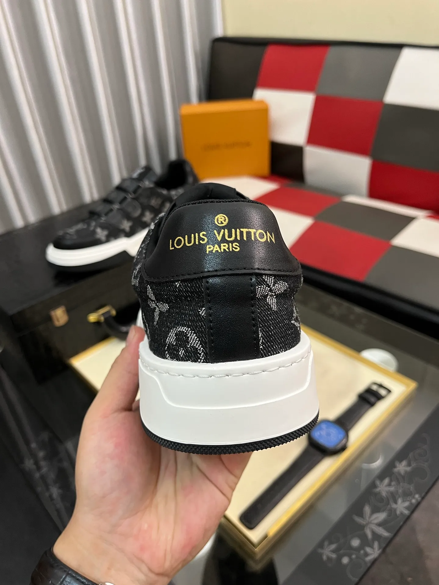 Men's Men's Shoes 💰420⌚️⌚️🇮🇹🇮🇹LV Louis Vuitton. The latest trendy casual shoes are popular in physical stores in sizes 38-44. New spring and summer comfortable imported custom original cowhide, unique jacquard fabric element design. Paired with sheepskin lining, Lv original bottom, [taiyang][taiyang] high-end packaging and high quality💪Details determine the quality, you can enter and leave the counter at will, welcome to compare🇮🇹